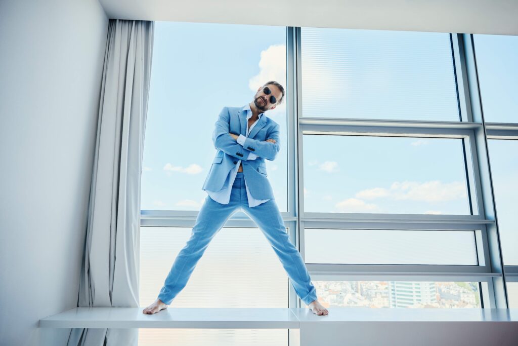 Philipp Hochmair beim CALL-Fotoshooting im SO/ Vienna (Foto: CALL Magazine/Celine May)