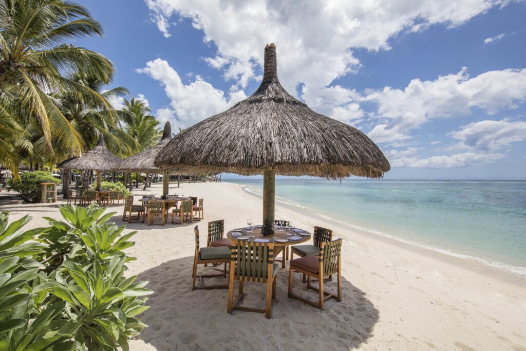 Besonders die Rum und Food Pairings ziehen die Gäste in ihren Bann: spezielle Menüs – mit Rum sorgfältig abgestimmt und in den schönsten Strand-Restaurants des jeweiligen Resorts serviert