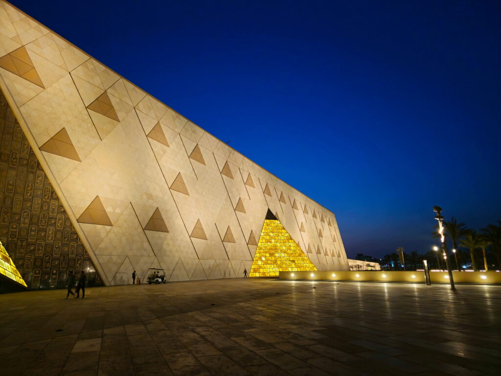 Monumentalbau: Das neue Grand Egyptian Museum (Foto: Shutterstock)