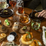 THEO’s Tea Time: Das Anantara Palais Hansen Vienna serviert Wiens ersten Afternoon Tea, der von einem Michelin-Sternekoch kuratiert wurde