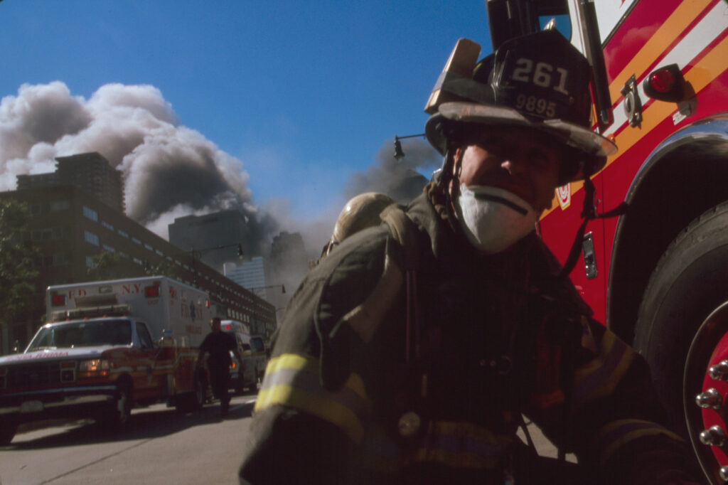 Großeinsatz im Herzen Manhattan: Mit unfassbarem Mut gingen die New Yorker Feuerwehrleute mitten in das Inferno (Bild: Library of Congress)