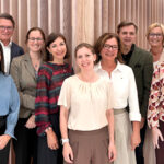 Longevity als zentrales Thema: Geschäftsführerin Elke Müller (g.l.) und die ärztliche Leiterin, Dr. Ulrike Göschl (4.v.r.), brachten hochkarätige Vortragende zu "One Health" ins Retreat & Health Resort Marienkron (Foto: Marienkron)