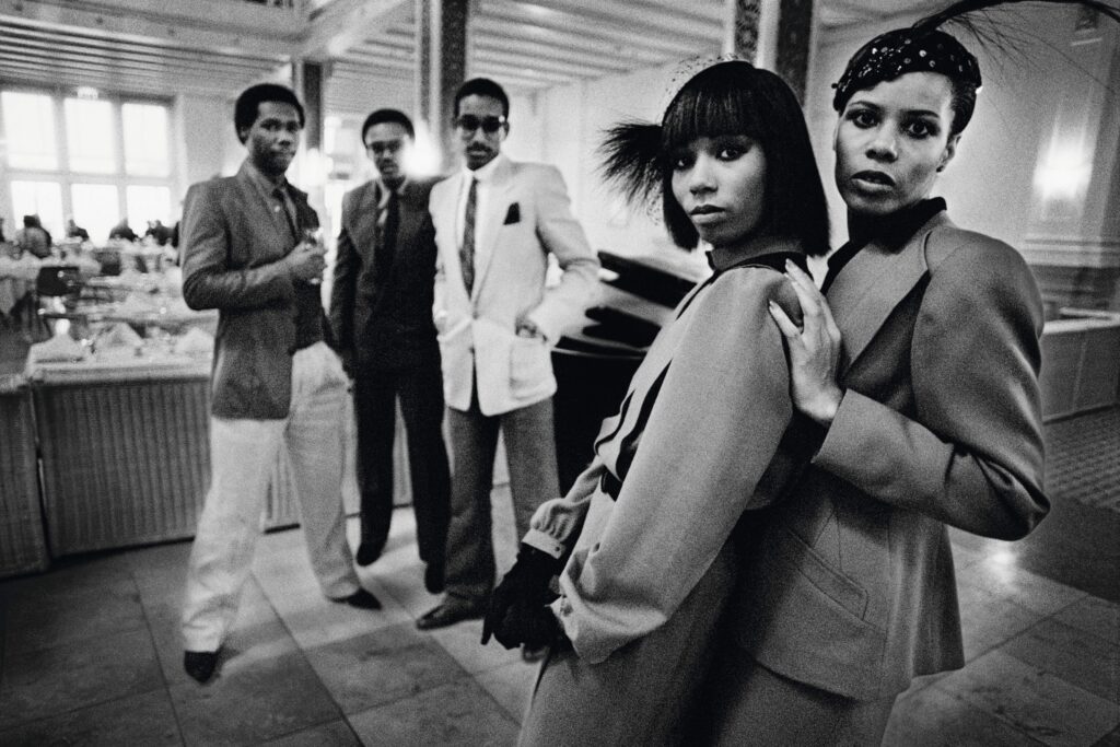 Chic - nicht nur die Zeit (Foto: TASCHEN Verlag/Anton Corbijn)